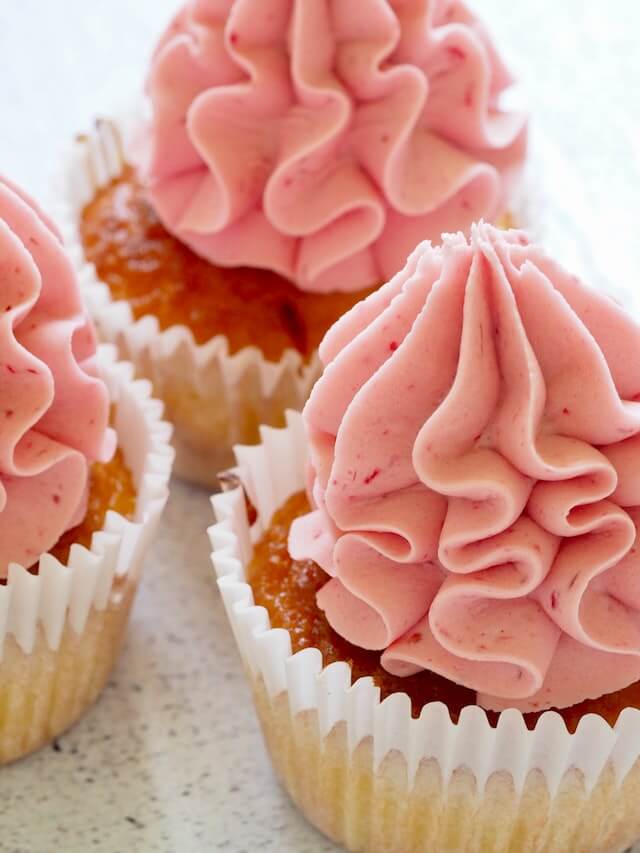 Cupcakes with pink icing