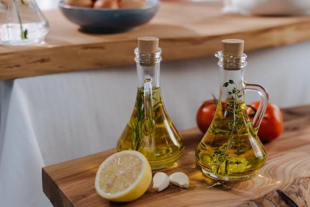 Bottles of olive oil - a healthy fat when starting keto diet