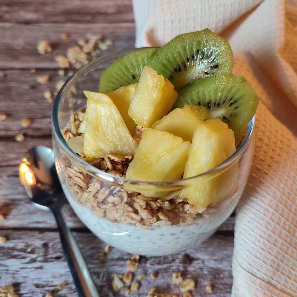 Chia seed yoghurt bowl